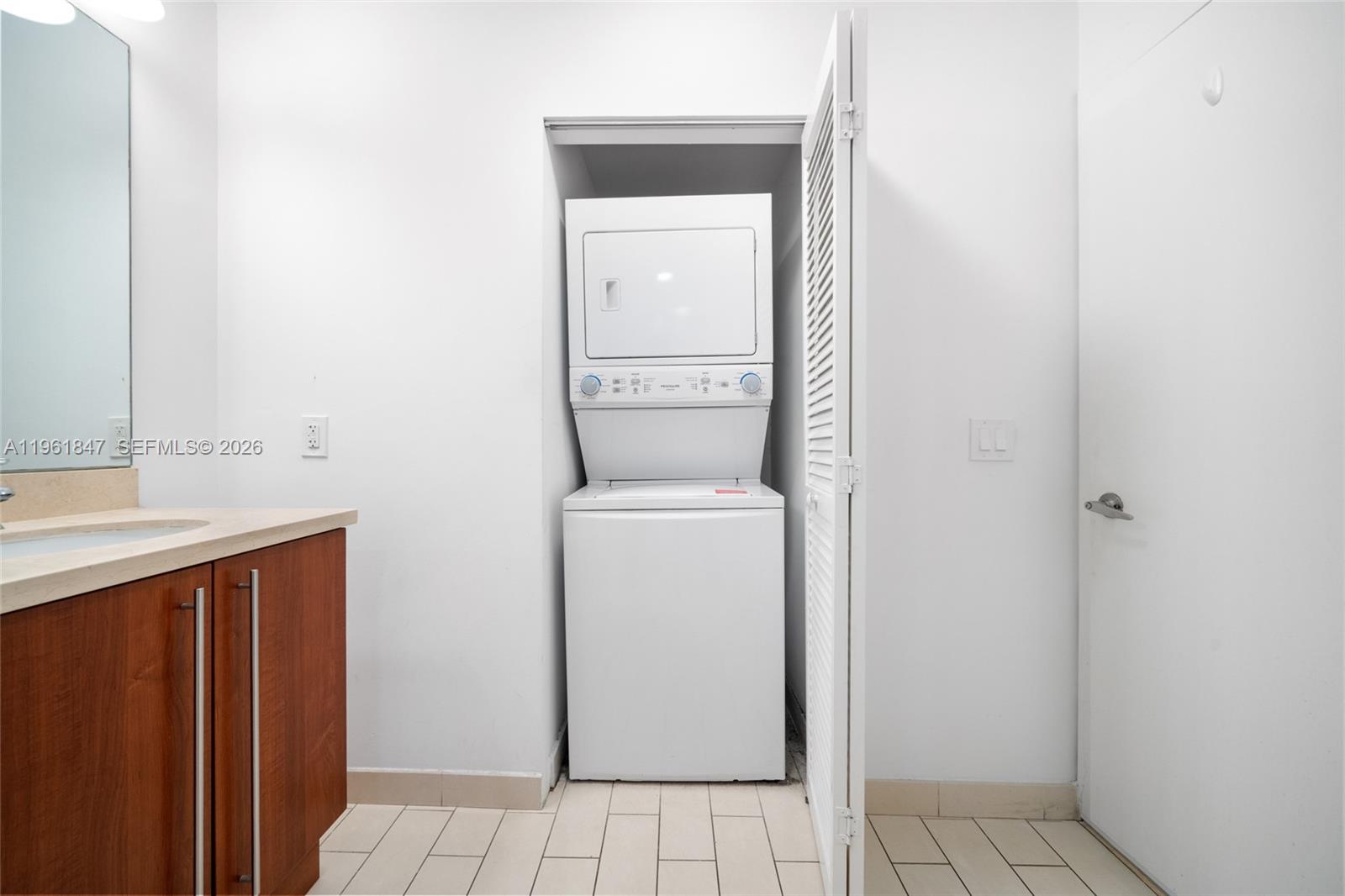 image Axis on Brickell North21