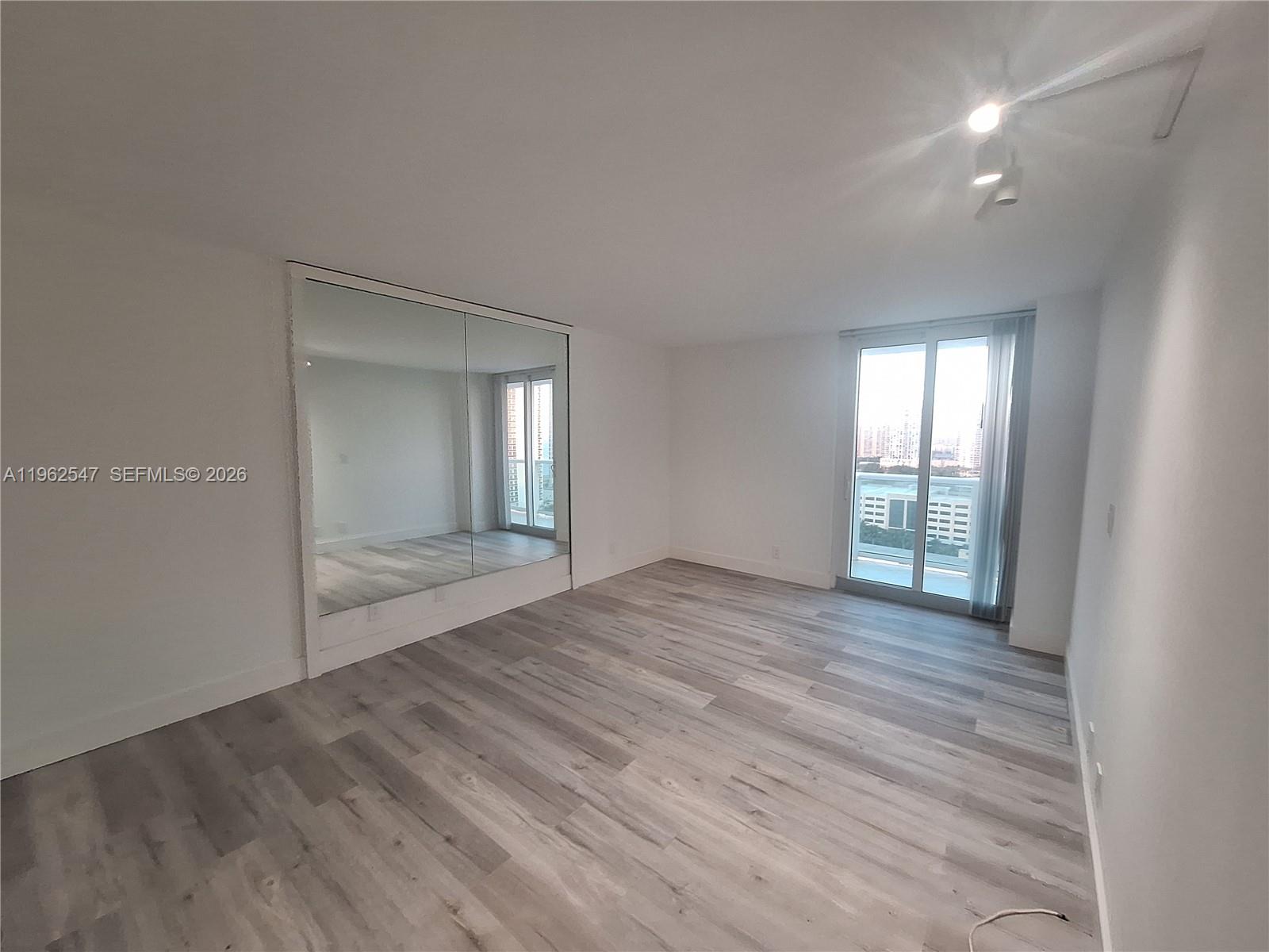 image Arlen House East11