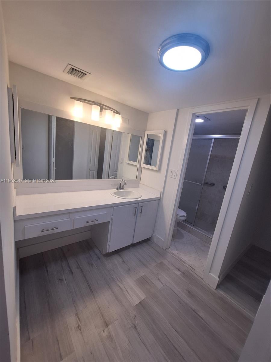 image Arlen House East13