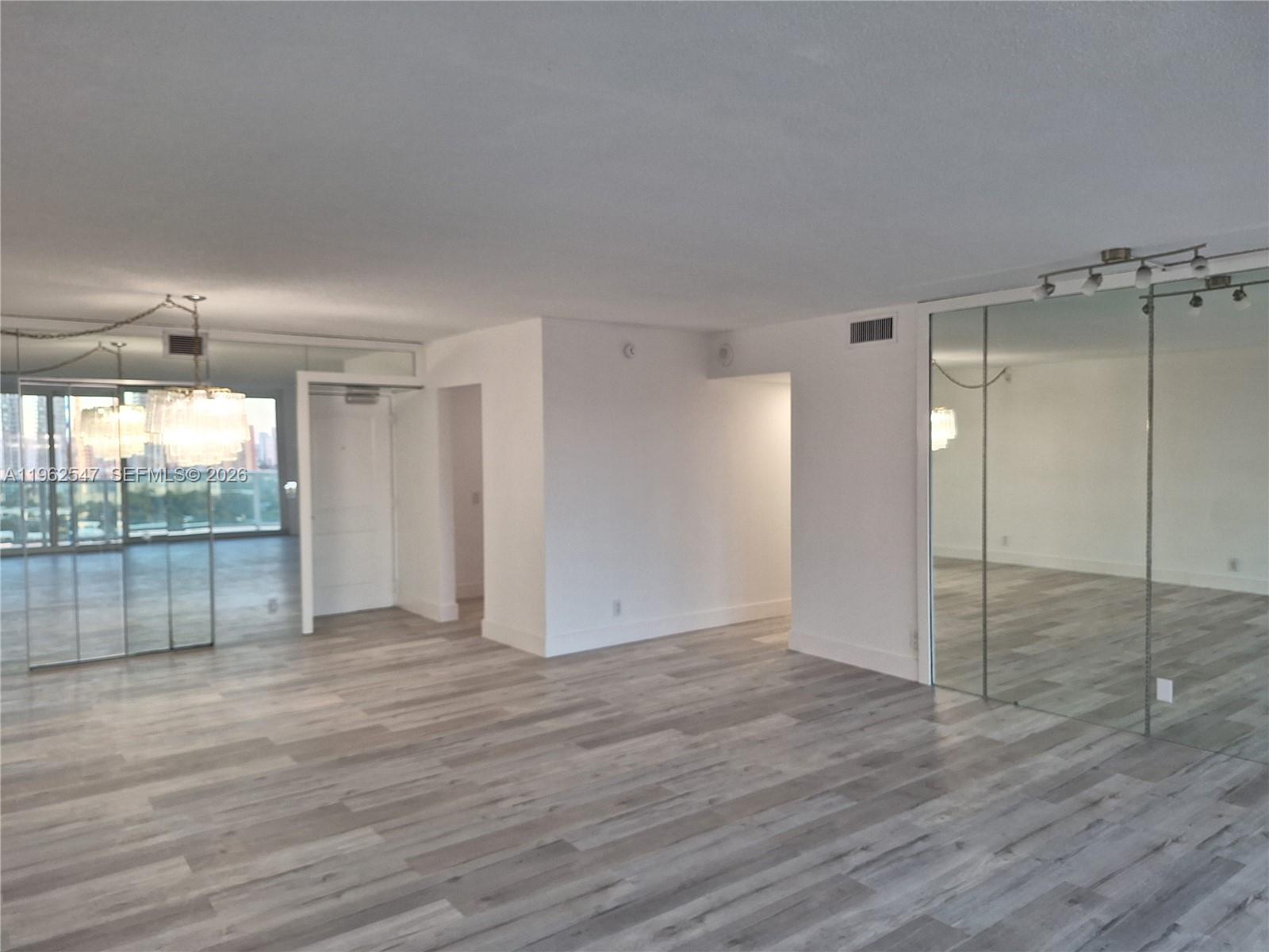 image Arlen House East8