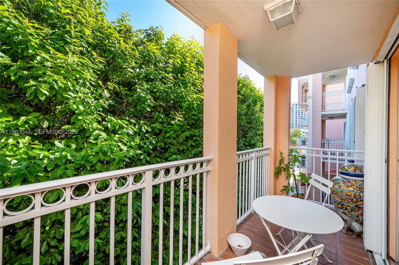 1 Alhambra Cir #403 Coral Gables, FL 33134