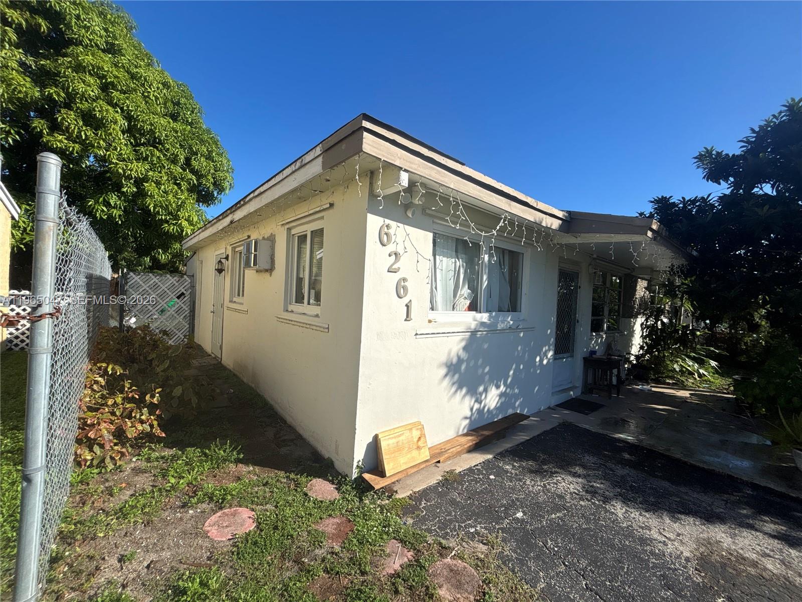 6261 SW 25th St Miramar, FL 33023