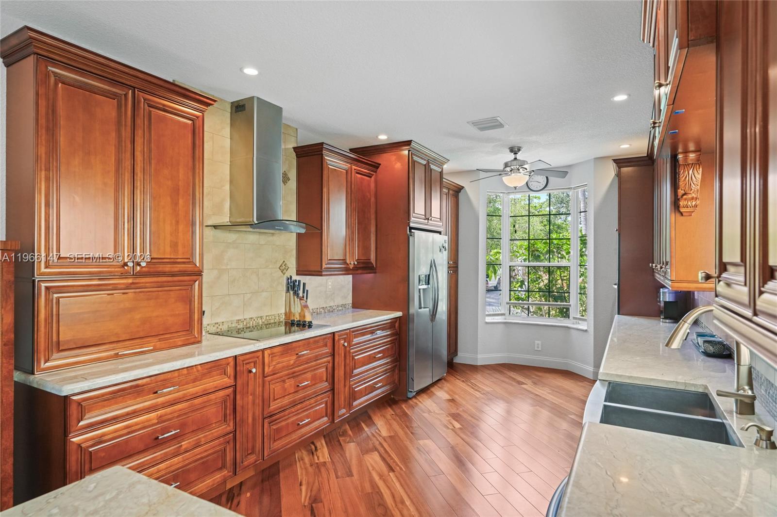 1282 Grant Ct Hollywood, FL 33019