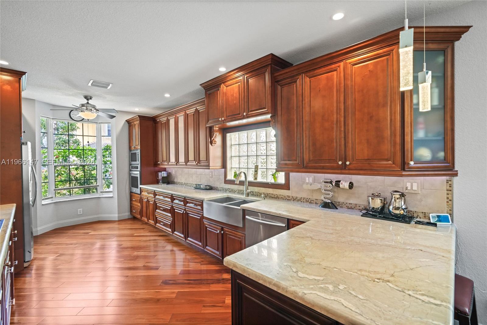 1282 Grant Ct Hollywood, FL 33019