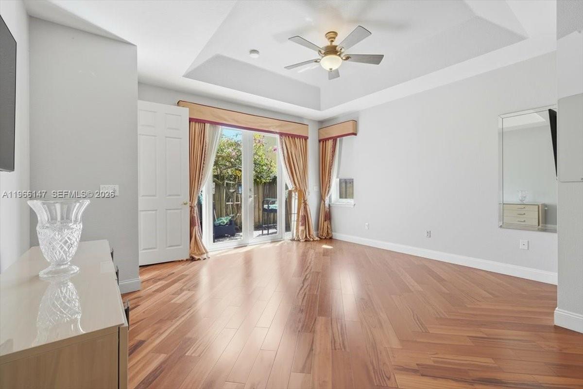 1282 Grant Ct Hollywood, FL 33019