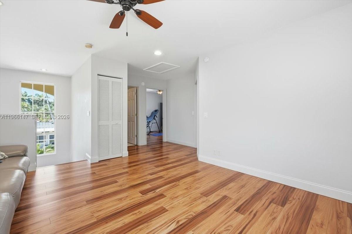 1282 Grant Ct Hollywood, FL 33019