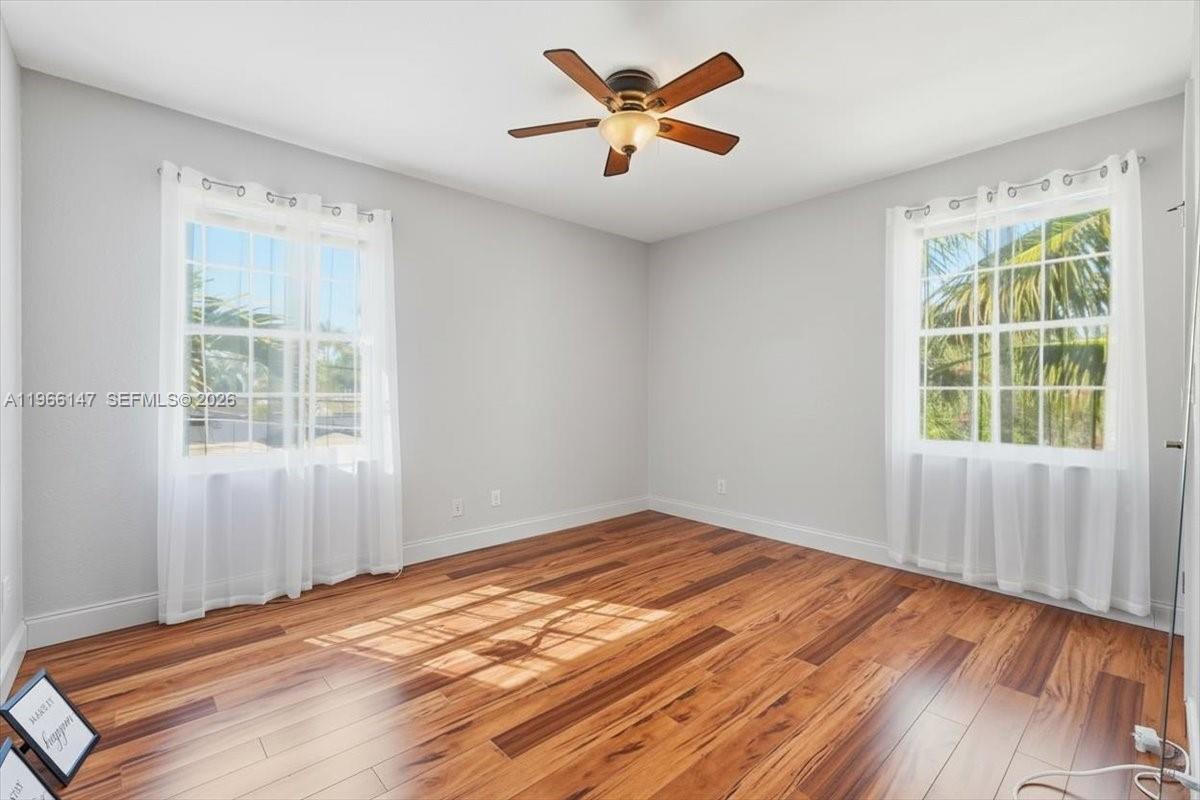 1282 Grant Ct Hollywood, FL 33019