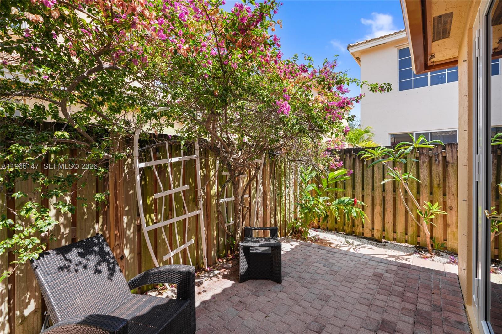 1282 Grant Ct Hollywood, FL 33019