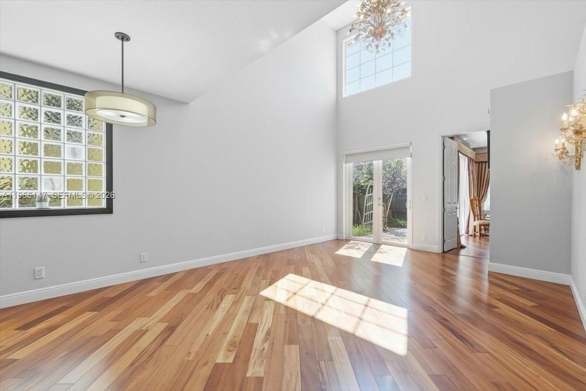 1282 Grant Ct Hollywood, FL 33019