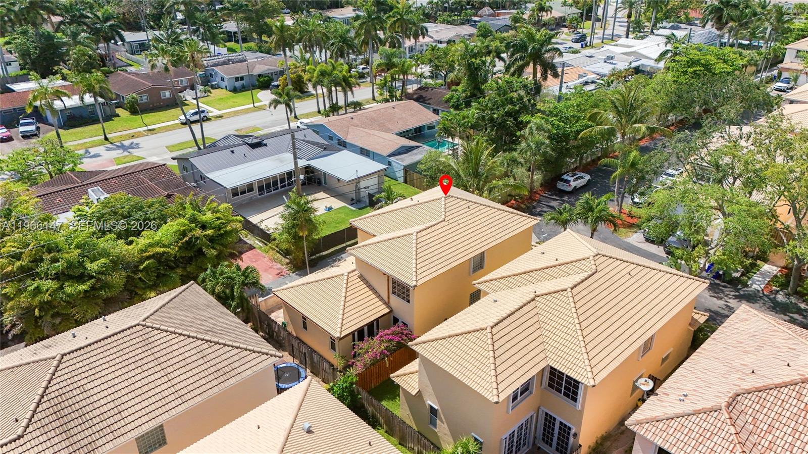 1282 Grant Ct Hollywood, FL 33019