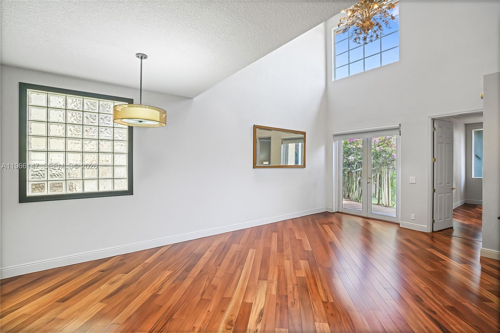 1282 Grant Ct Hollywood, FL 33019