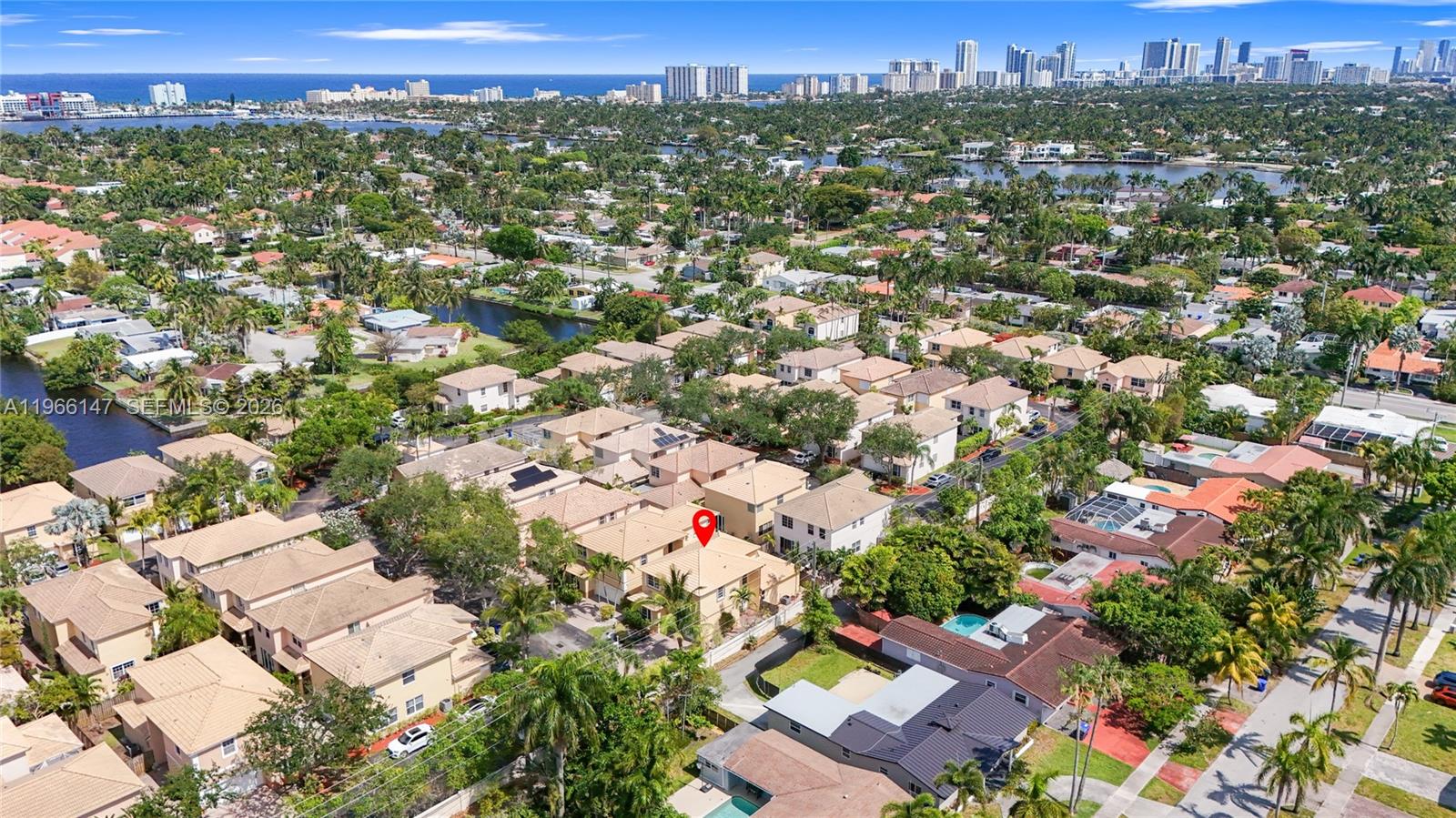 1282 Grant Ct Hollywood, FL 33019