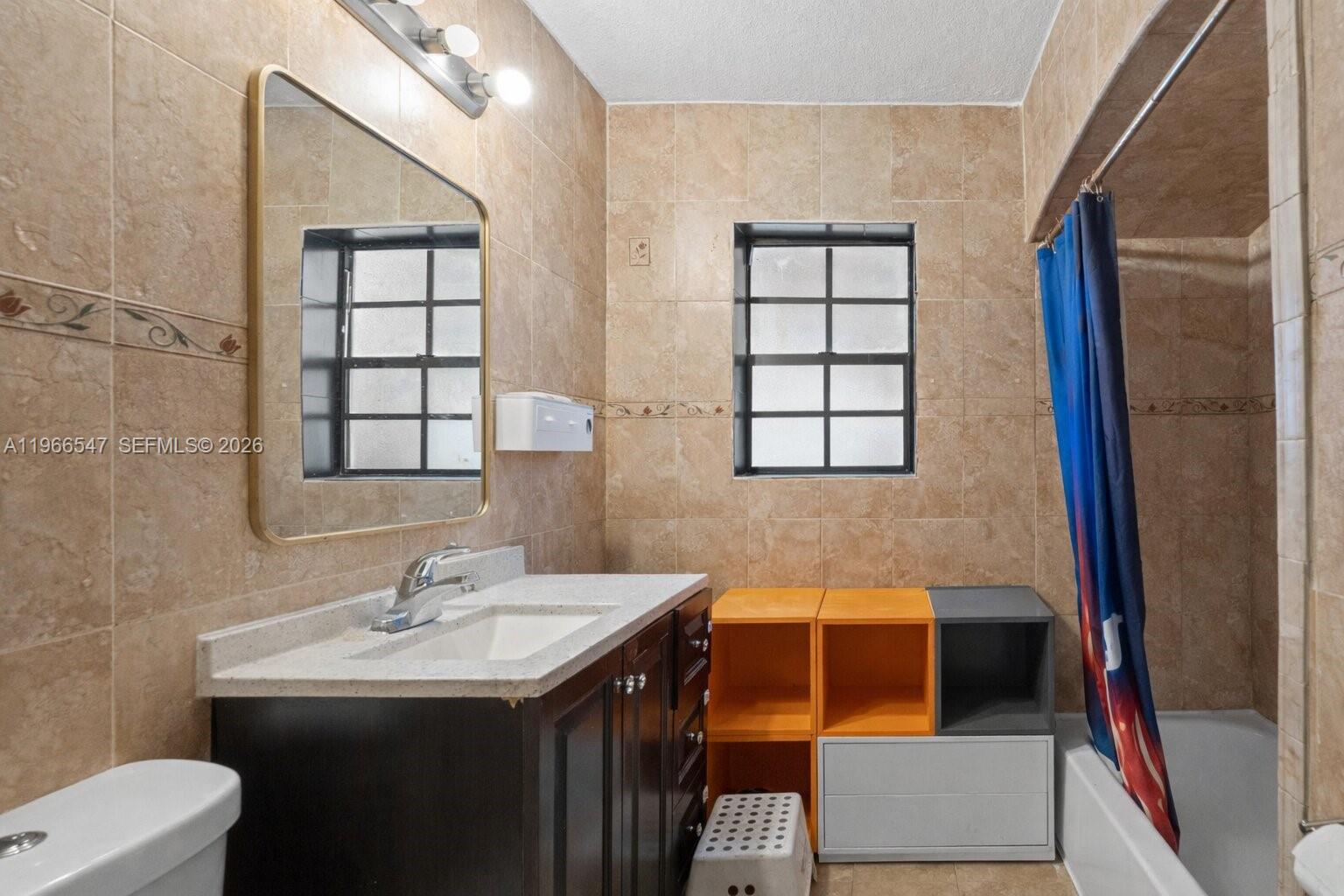 65 NW 118th St Miami, FL 33168