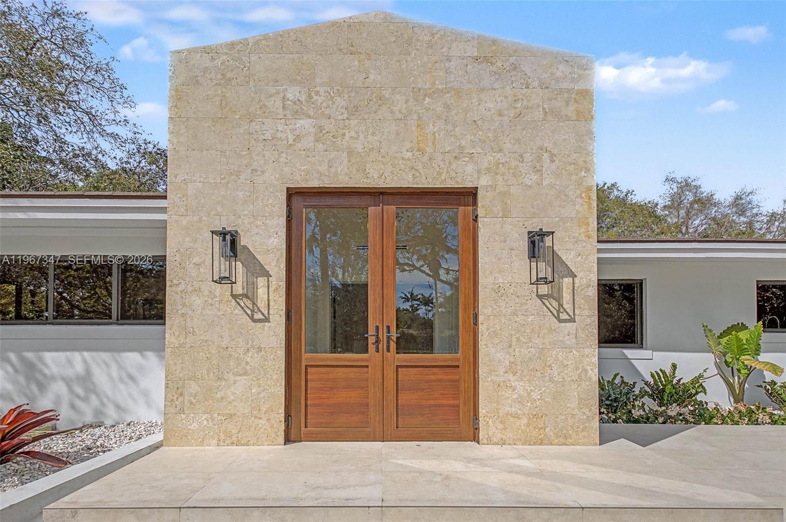 12940 SW 73rd Ave Pinecrest, FL 33156