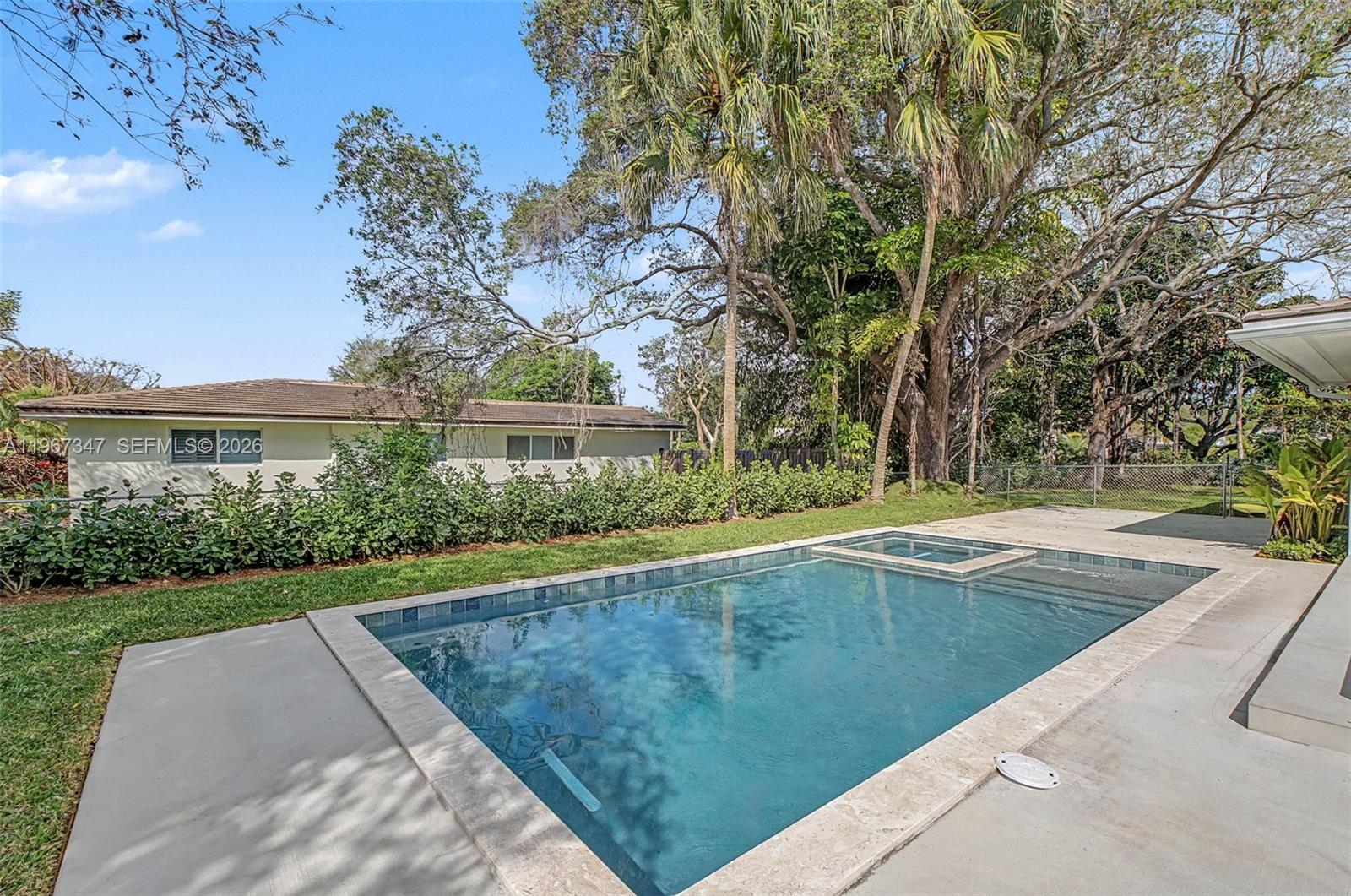 12940 SW 73rd Ave Pinecrest, FL 33156