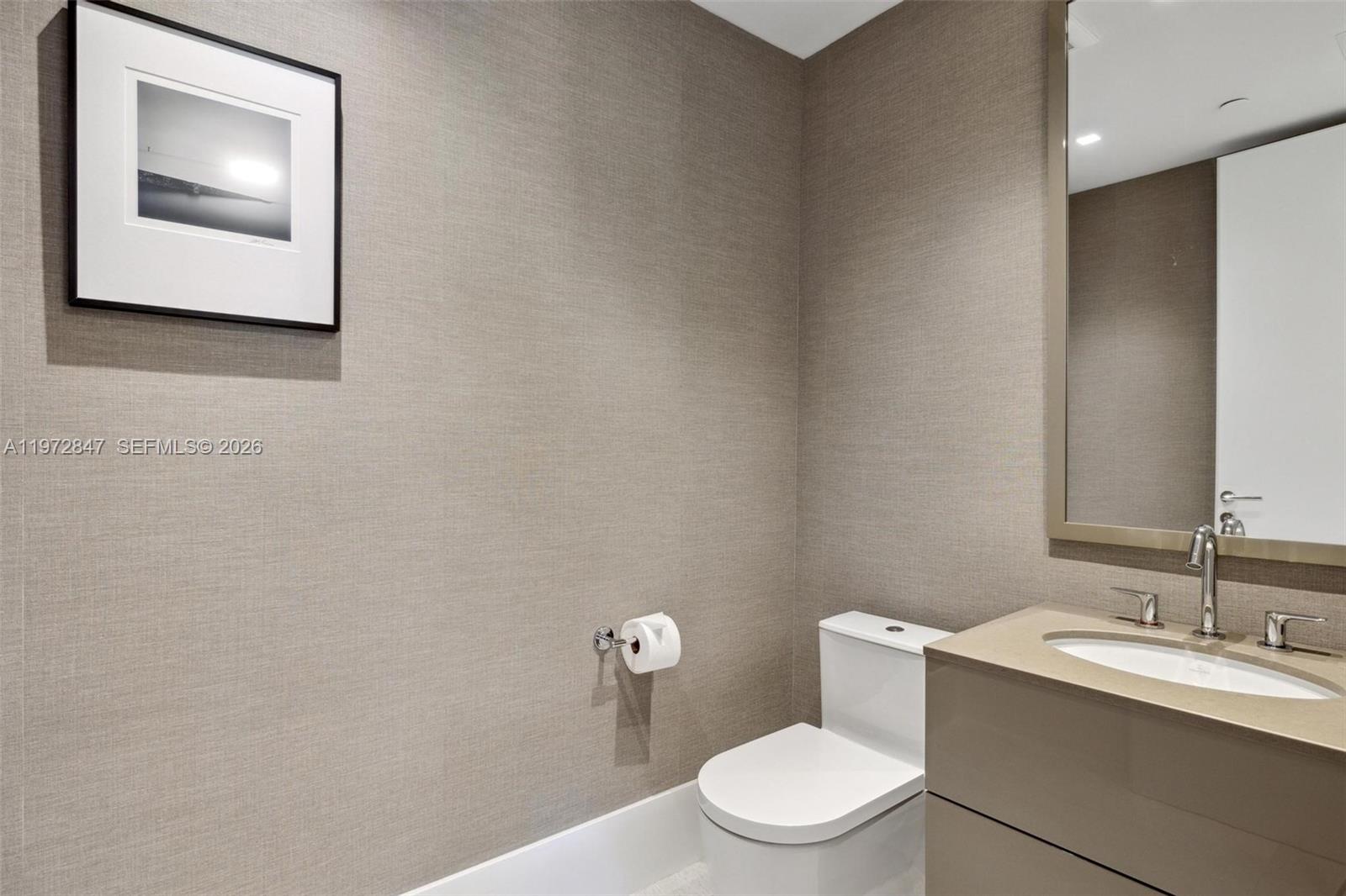 100 S Pointe Dr #3905 Miami Beach, FL 33139