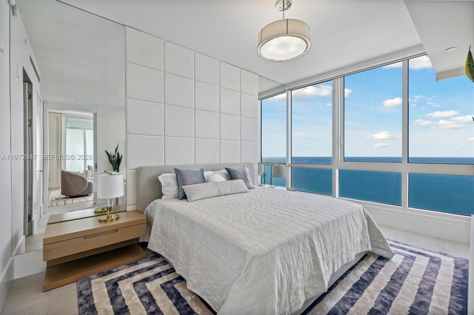 100 S Pointe Dr #3905 Miami Beach, FL 33139