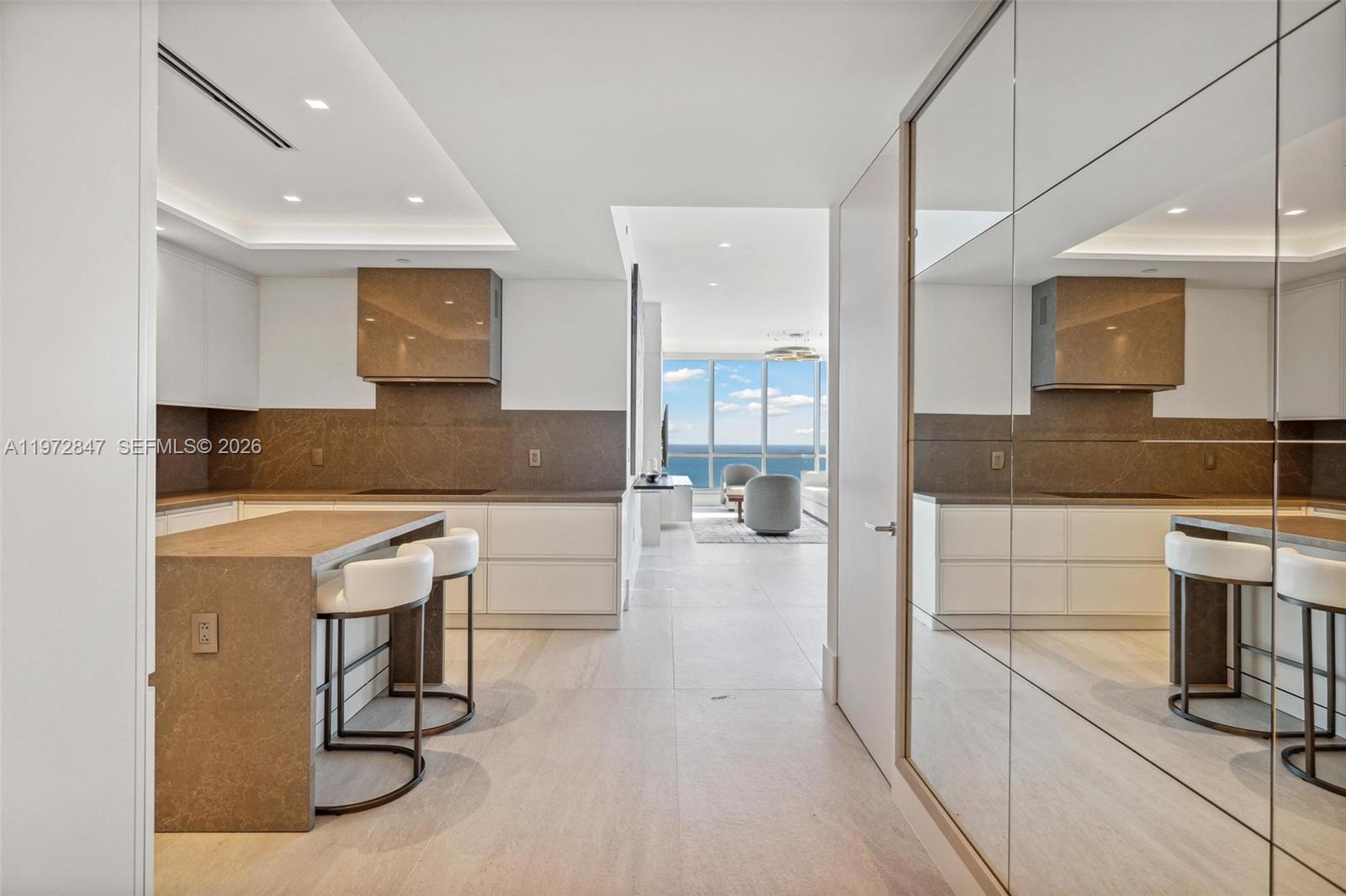 100 S Pointe Dr #3905 Miami Beach, FL 33139