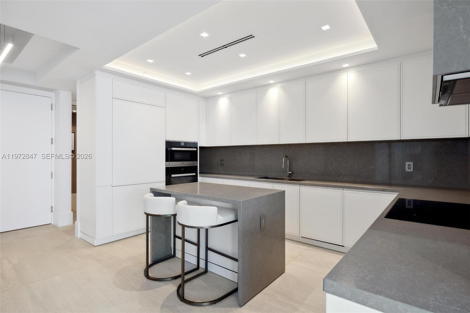 100 S Pointe Dr #3905 Miami Beach, FL 33139