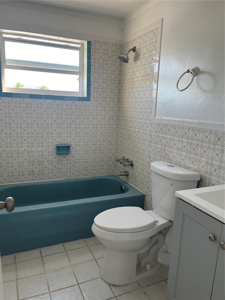 17051 NE 35th Ave #202 North Miami Beach, FL 33160