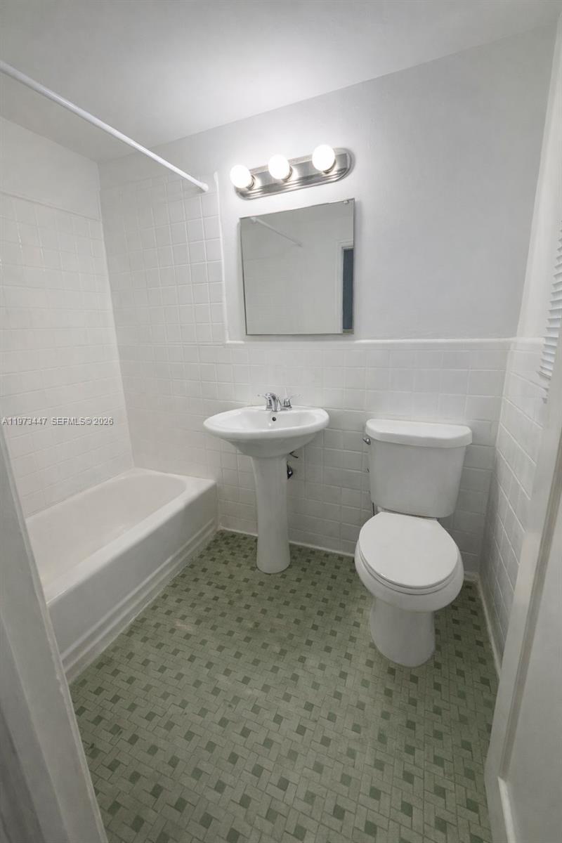 7921 West Dr #2 North Bay Village, FL 33141