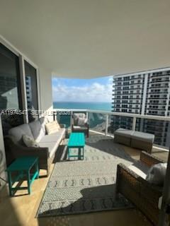 4779 Collins Ave #3504