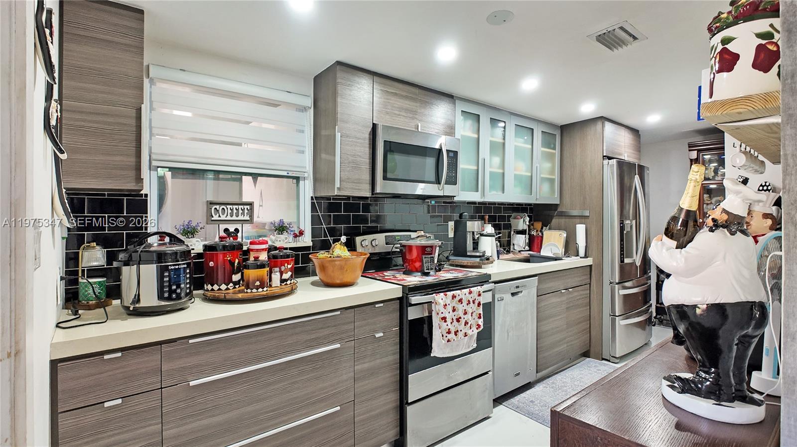 1461 E 7th Ct Hialeah, FL 33010