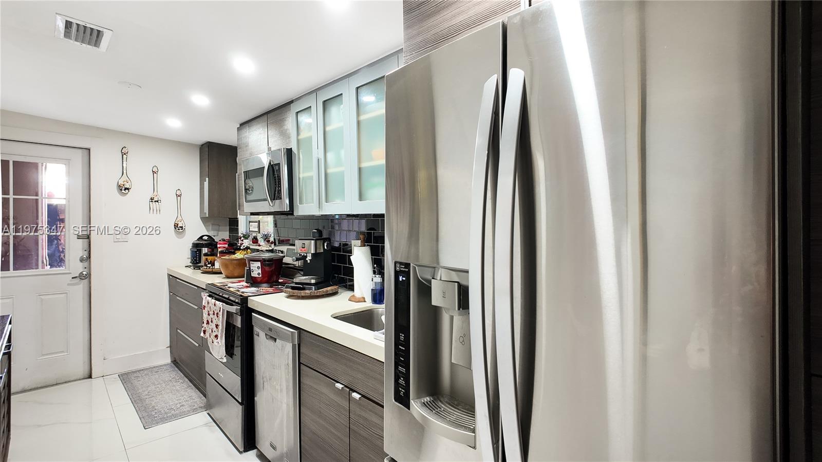 1461 E 7th Ct Hialeah, FL 33010