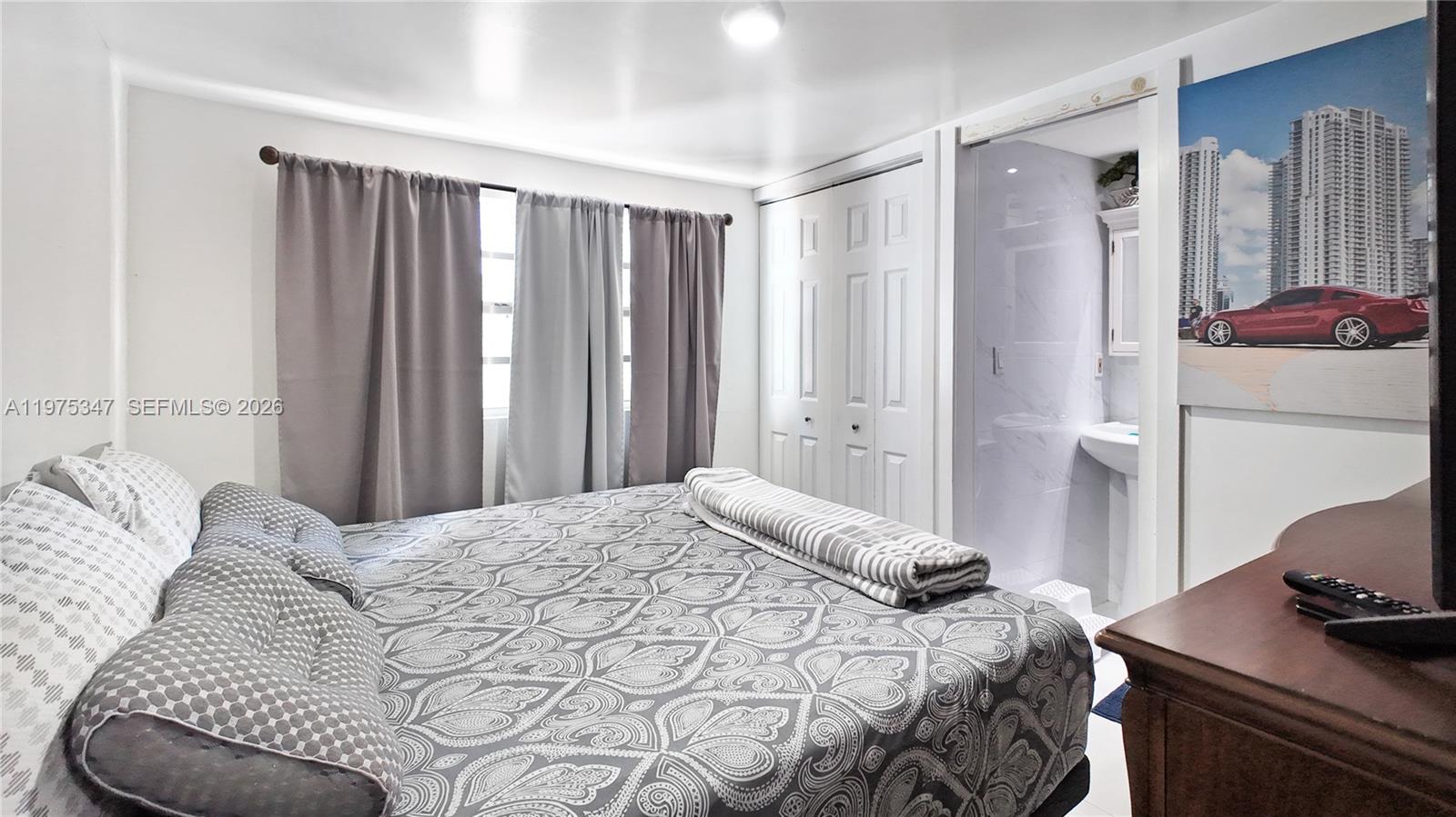 1461 E 7th Ct Hialeah, FL 33010