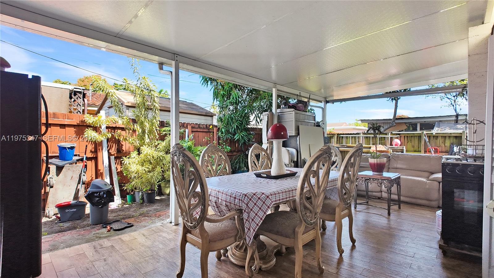 1461 E 7th Ct Hialeah, FL 33010