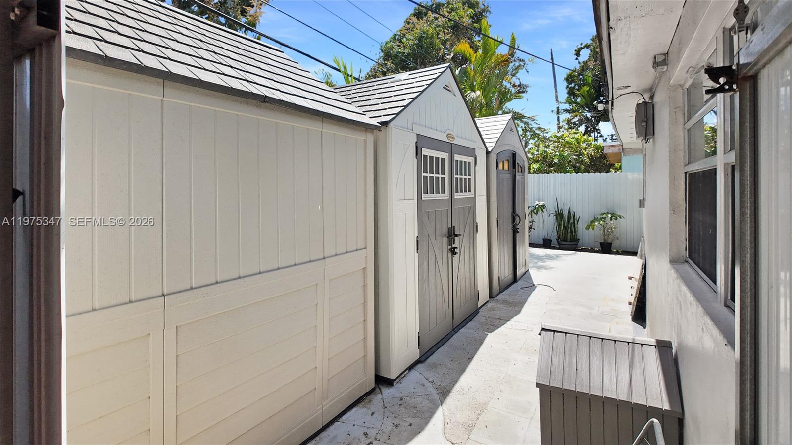 1461 E 7th Ct Hialeah, FL 33010