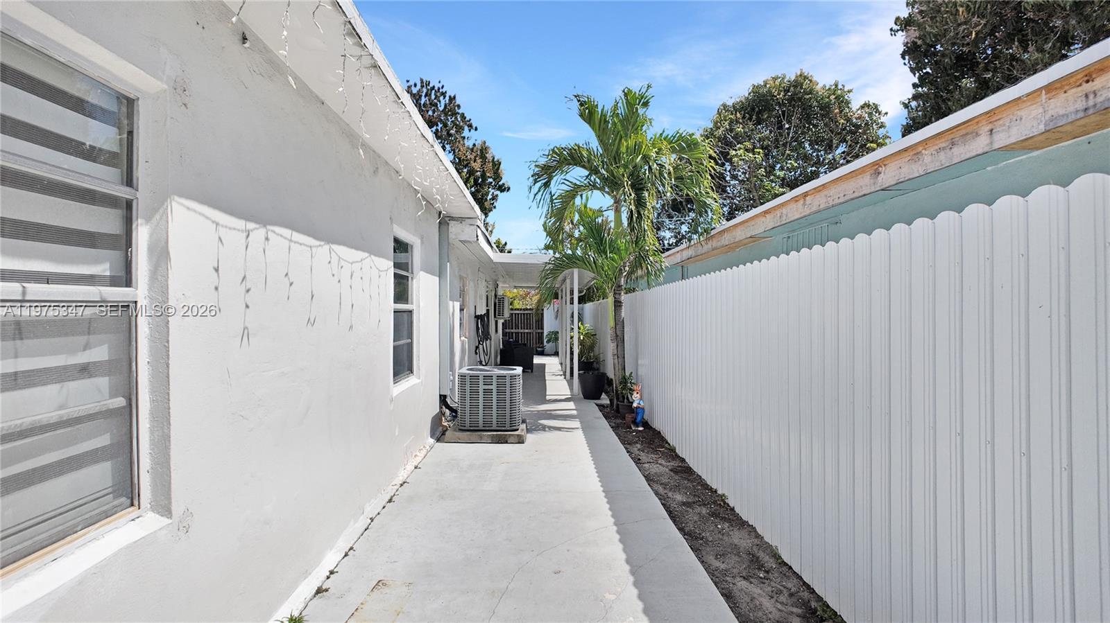 1461 E 7th Ct Hialeah, FL 33010