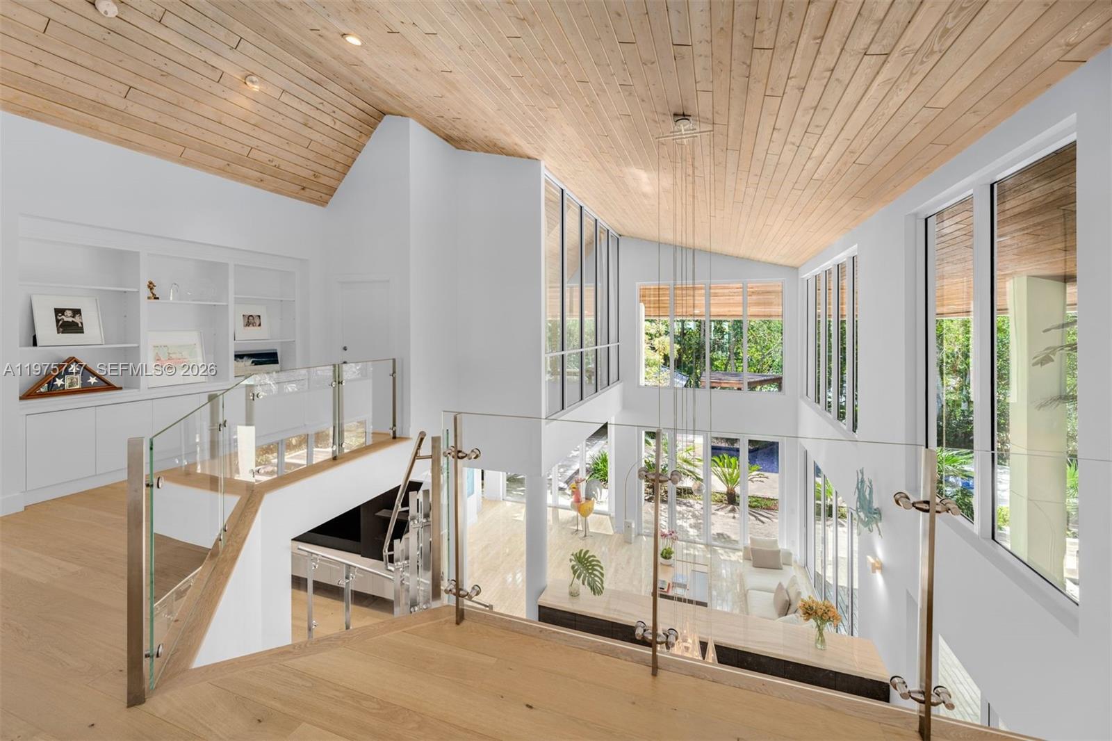 7150 W Lago Dr Coral Gables, FL 33143