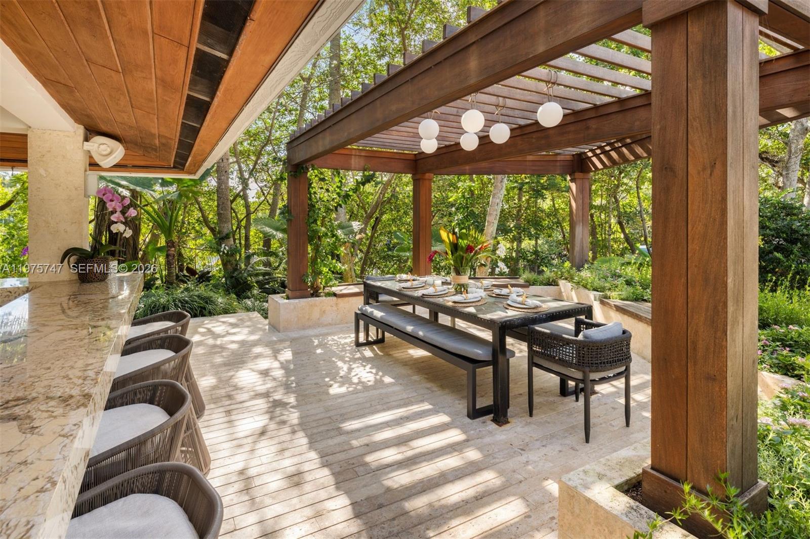 7150 W Lago Dr Coral Gables, FL 33143