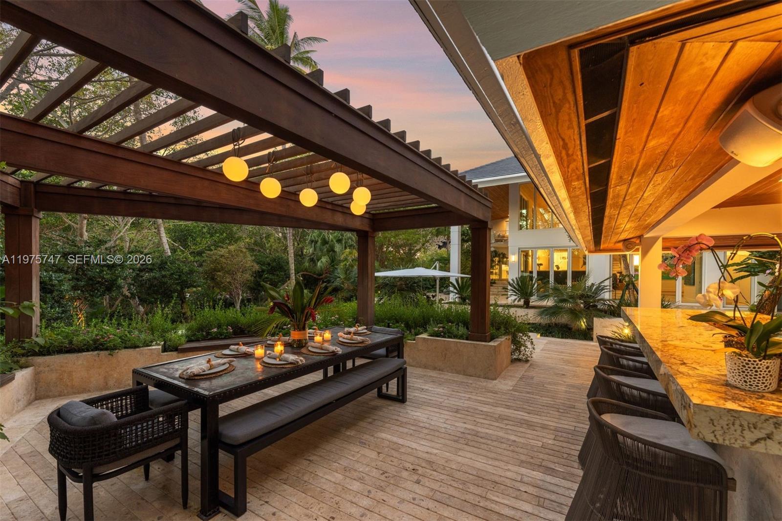 7150 W Lago Dr Coral Gables, FL 33143