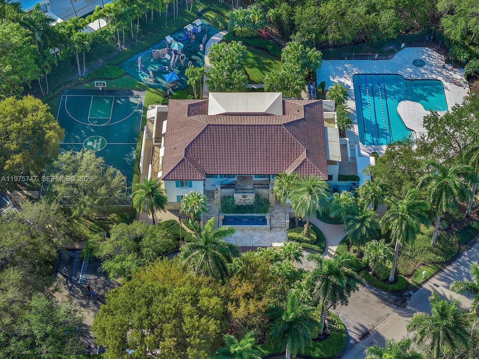 7150 W Lago Dr Coral Gables, FL 33143