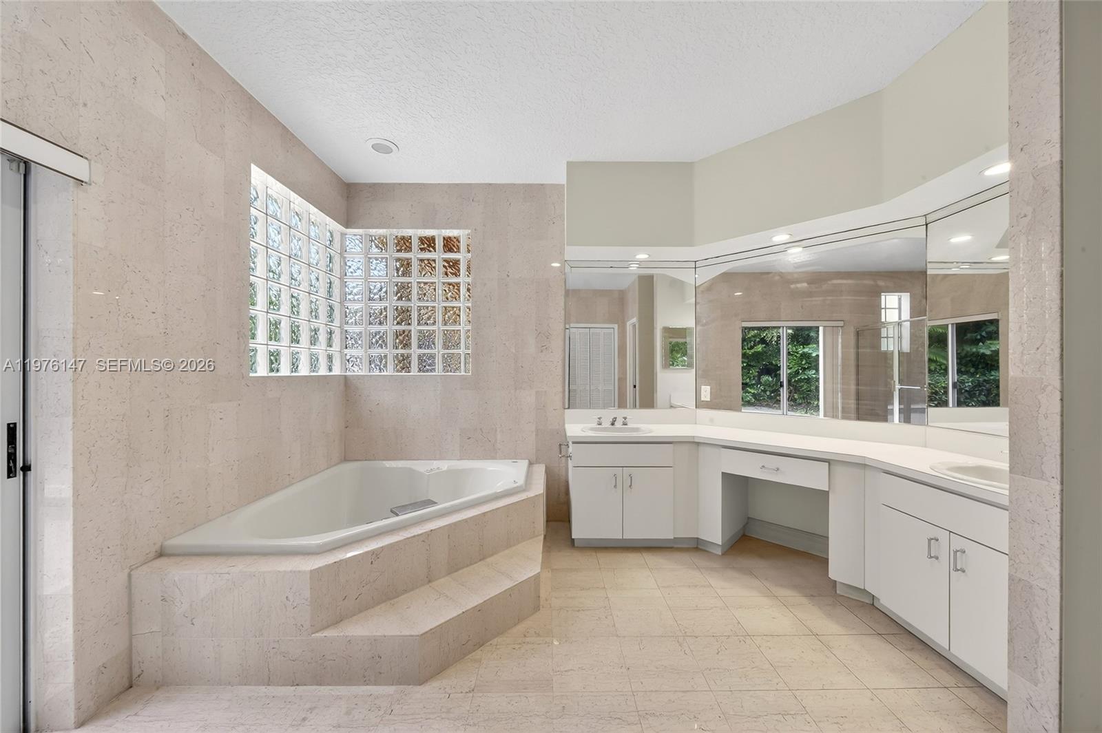 14040 SW 83rd Ct Palmetto Bay, FL 33158