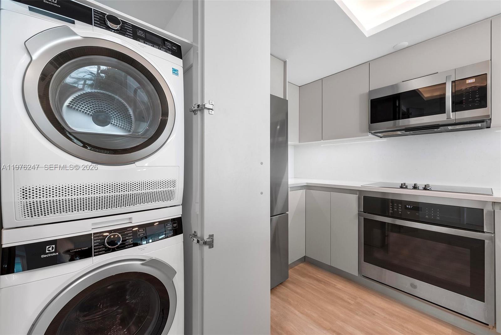 image South Pointe Towers9