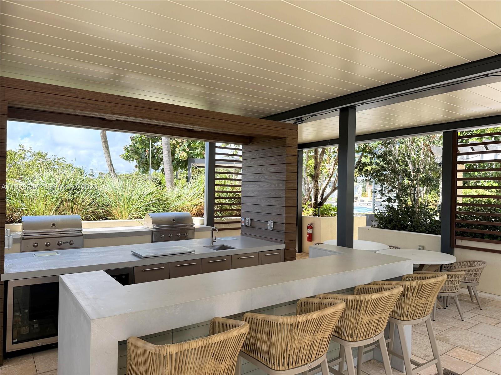 image South Pointe Towers28