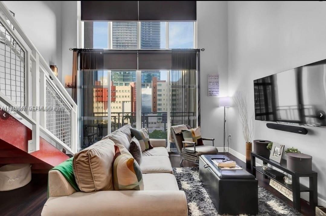 244 NE Biscayne Blvd #440 Miami, FL 33132