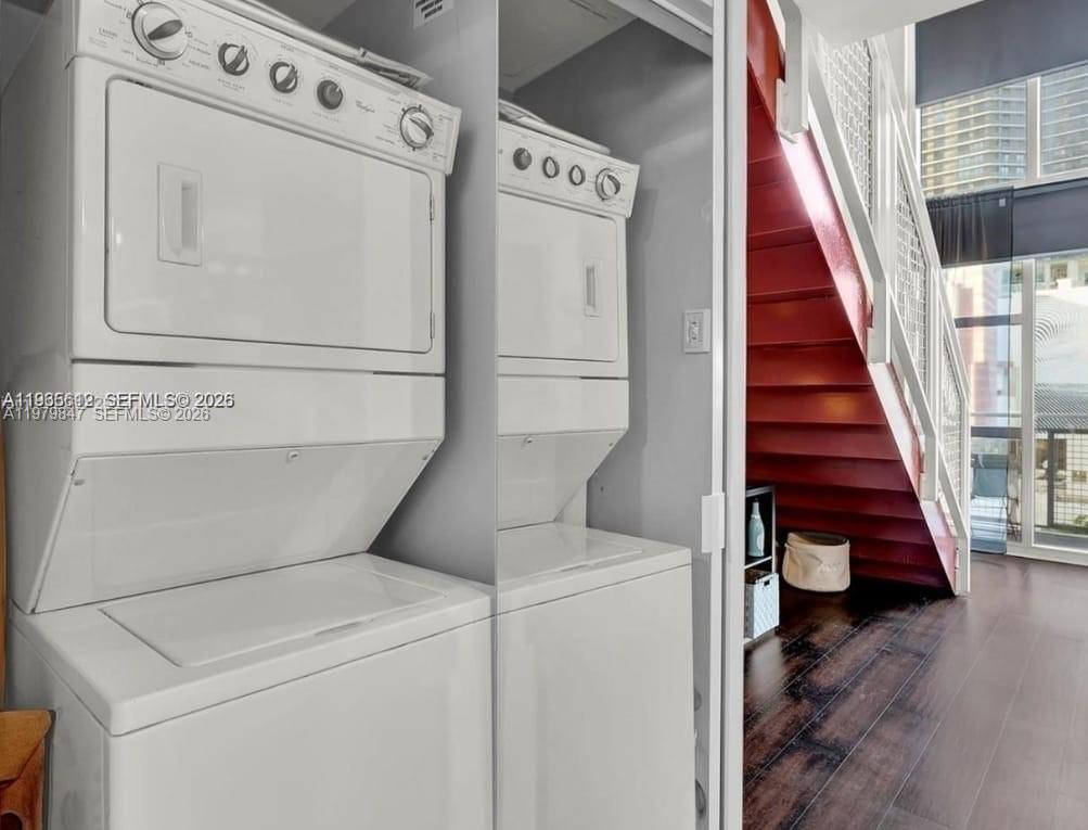 244 NE Biscayne Blvd #440 Miami, FL 33132