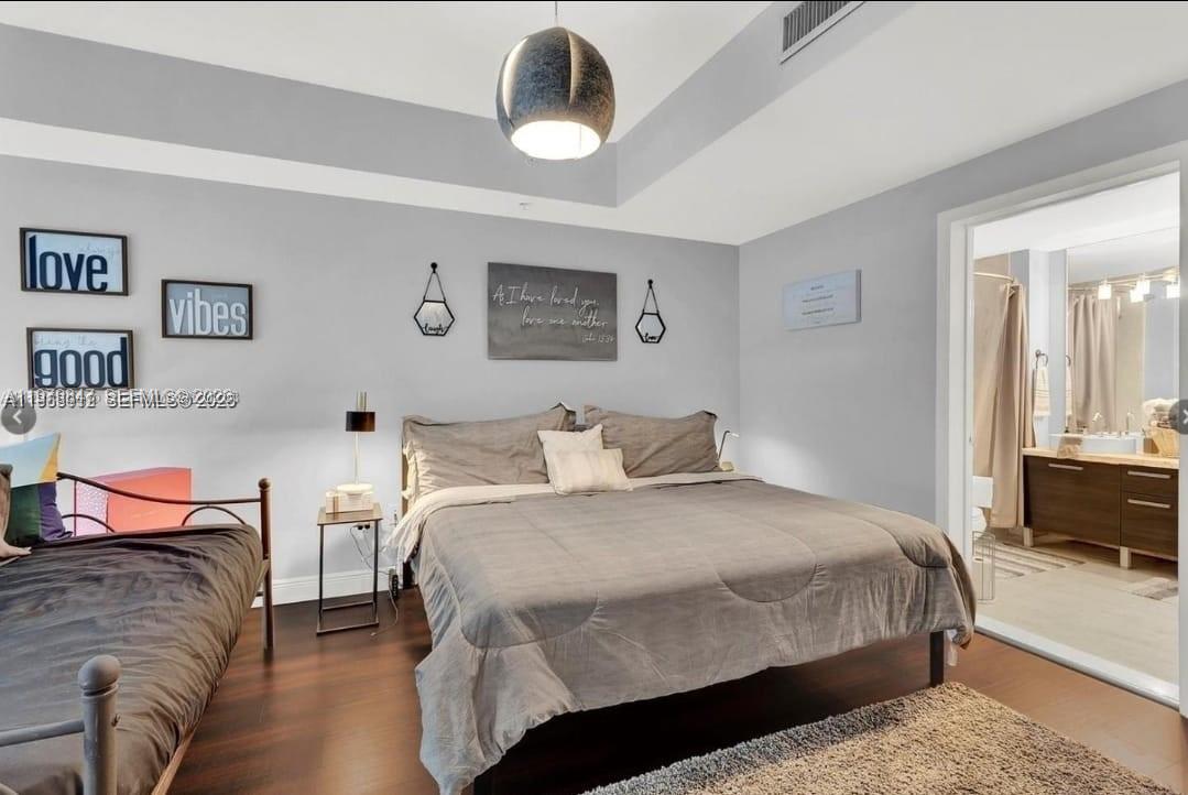 244 NE Biscayne Blvd #440 Miami, FL 33132