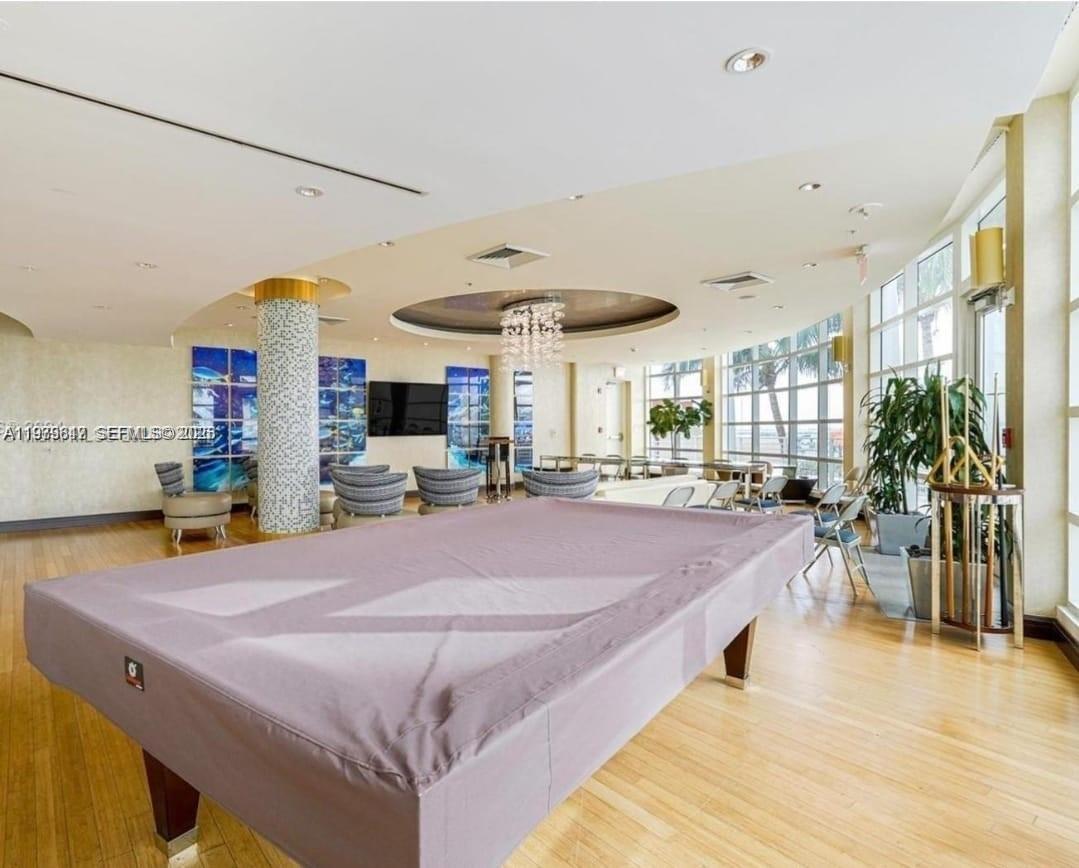 244 NE Biscayne Blvd #440 Miami, FL 33132