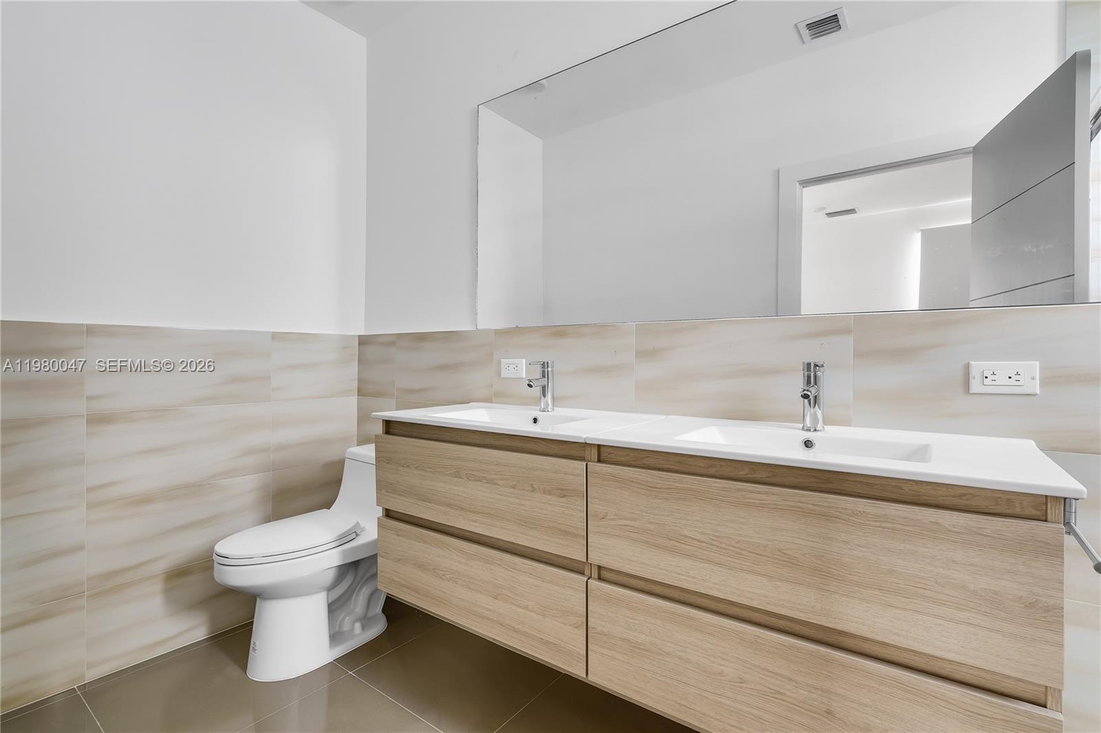 225 NW 40th Ct Miami, FL 33126