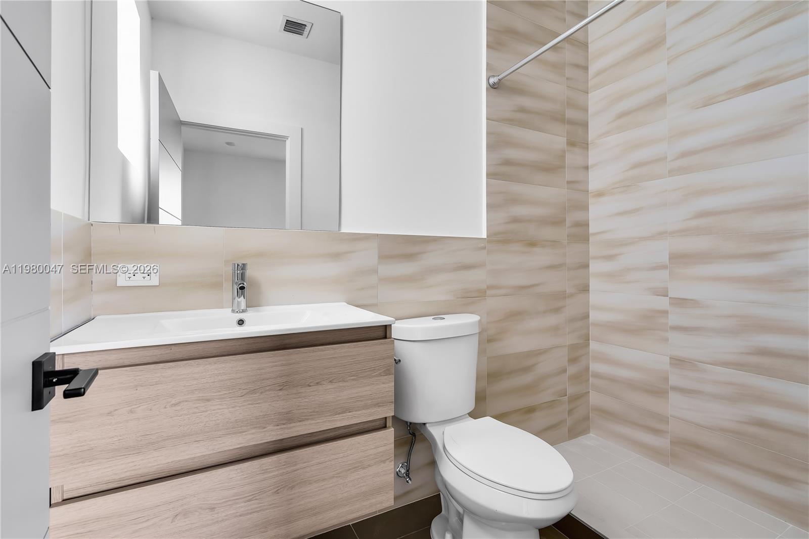 225 NW 40th Ct Miami, FL 33126