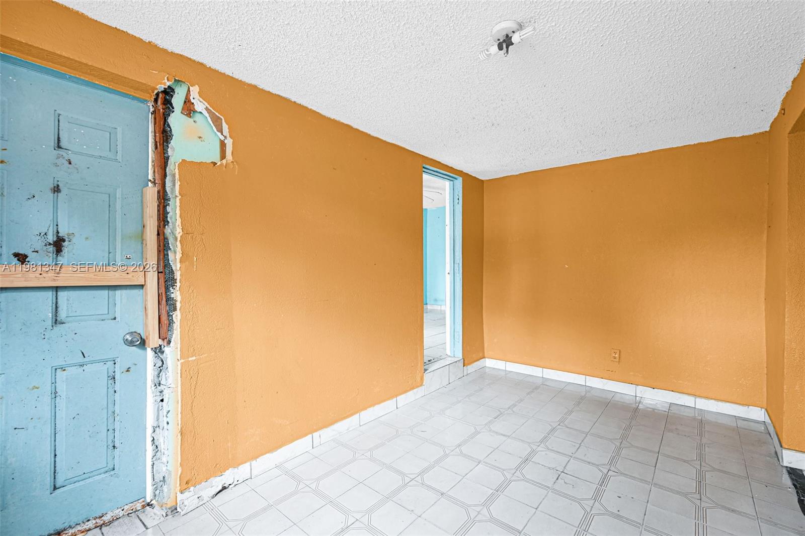 2415 NW 15th St Miami, FL 33125