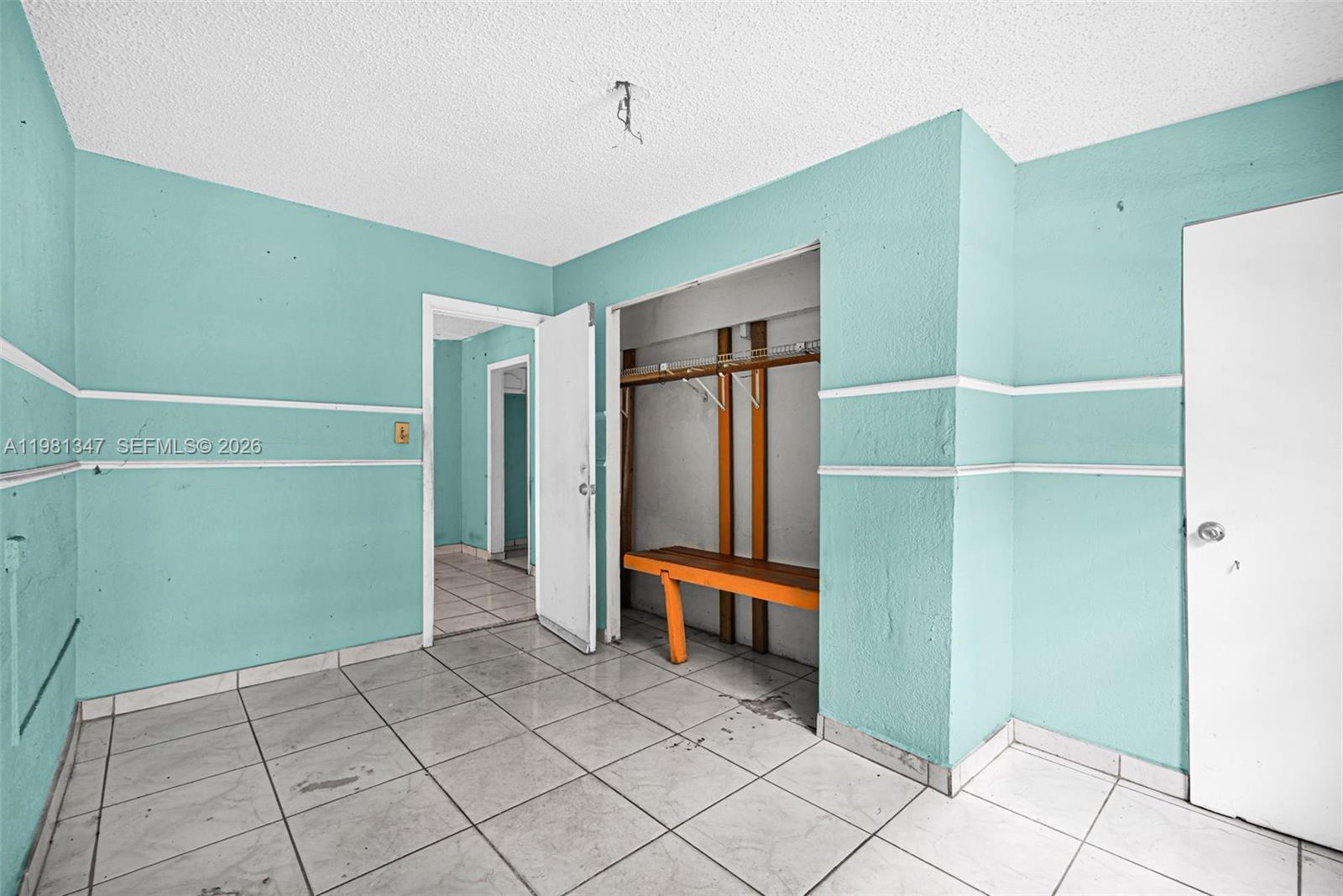 2415 NW 15th St Miami, FL 33125