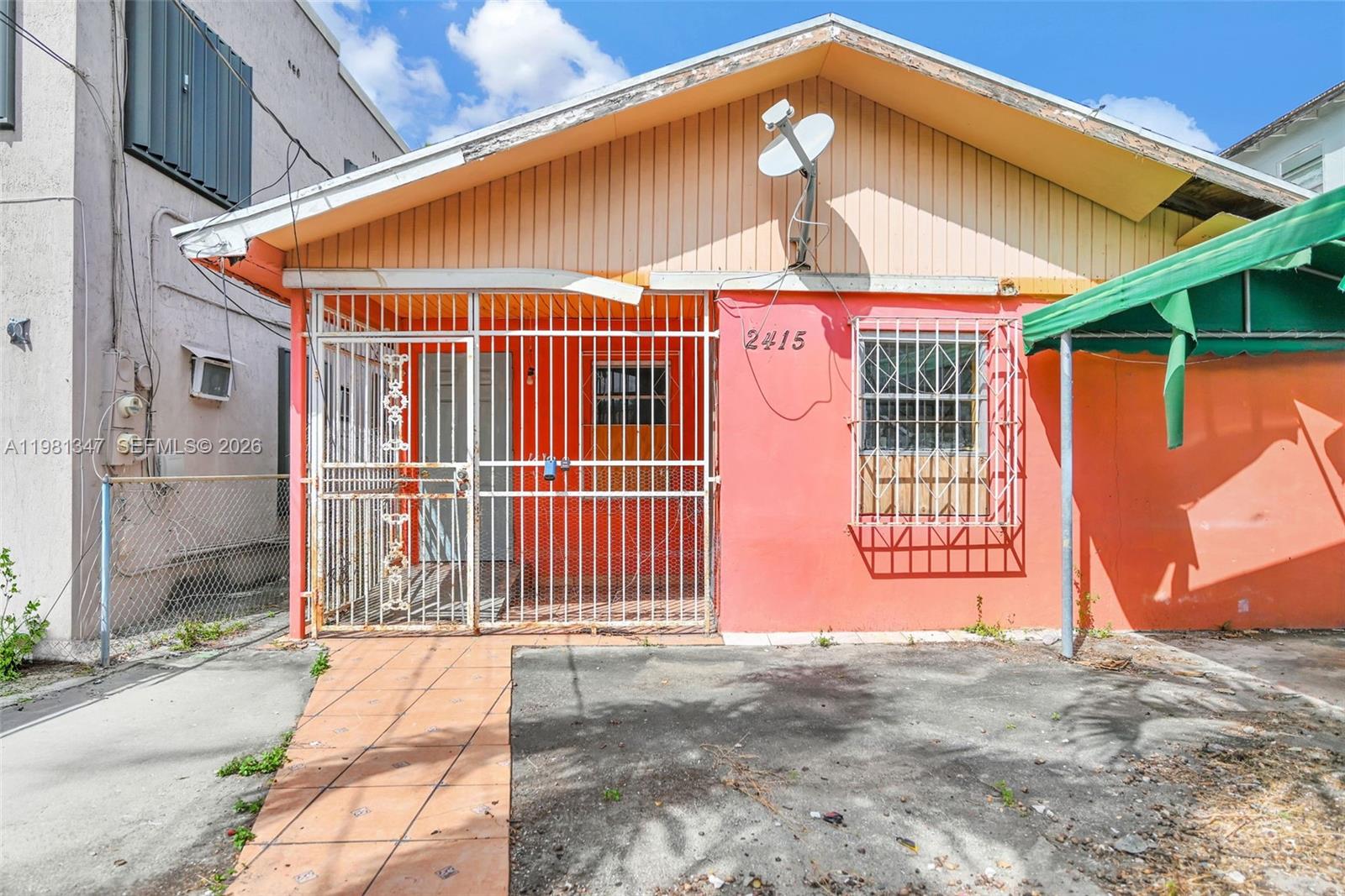 2415 NW 15th St Miami, FL 33125