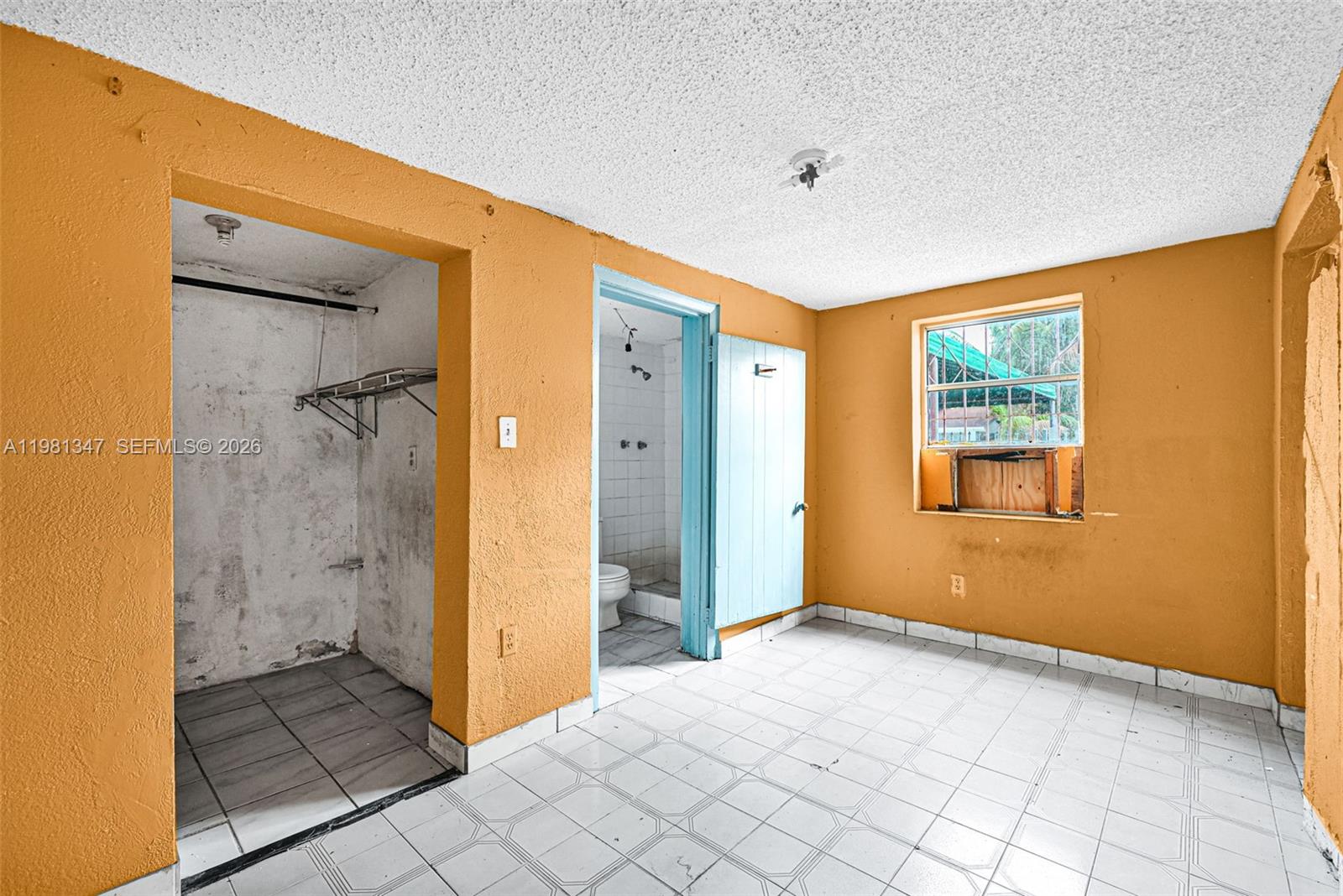 2415 NW 15th St Miami, FL 33125