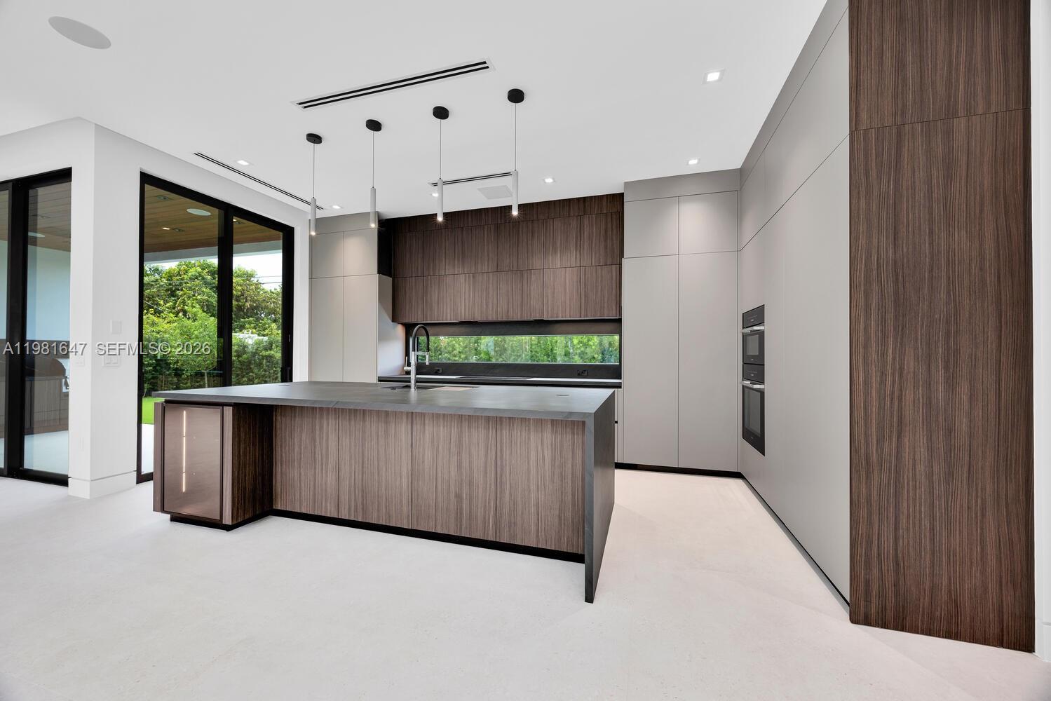 4231 SW 11th St Miami, FL 33134